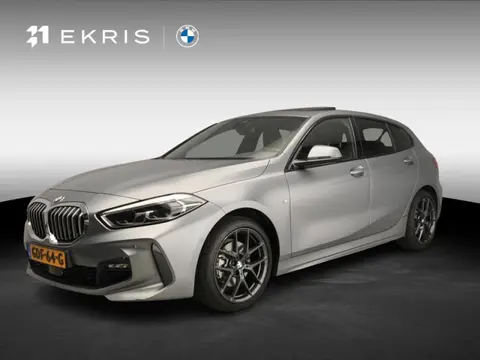 BMW 1 Serie 5-deurs 118i | M-Sportpakket | LED | Leder | Panoramadak | Sportstoelen | Sportonderstel