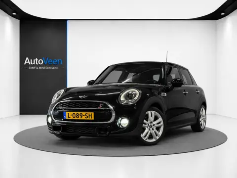 Mini Mini 2.0 Cooper S Chili Serious Business (PANO, STOELVERWARMING, CAMERA, GOED ONDERHOUDEN)