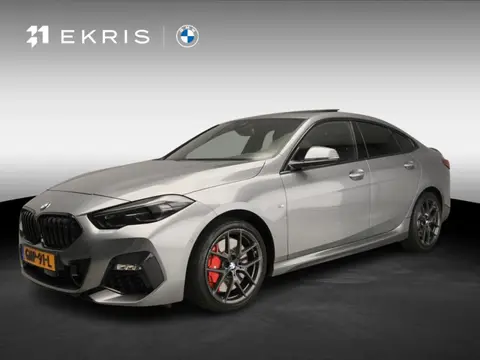 BMW 2 Serie Gran Coupe 218i | M-Sportpakket | LED | HUD | Panoramadak | Sportstoelen | Stoelverwarmi