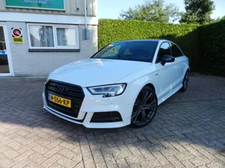 Audi A3 Limousine 40 TFSI Sport Lease Edition Digital Cockpit - Panorama-Dak - Stoelverwarming - S-L