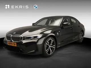 BMW 3 Serie Sedan 320e | M-Sportpakket | LED | Navigatie | Sportstoelen | Stoelverwarming | Shadow l
