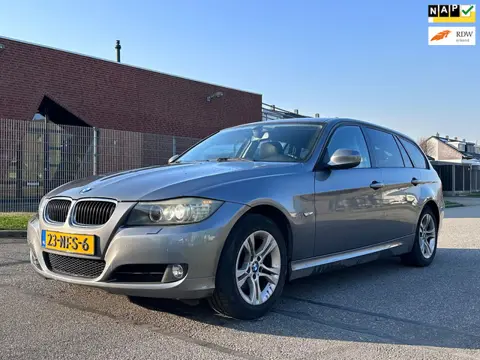 BMW 3-serie Touring 318i Business Line Automaat*Navigatie*Cruise*Airco*NAP*Parkeersensoren*LM velgen