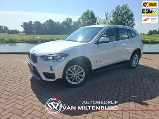 BMW X1 SDrive20i Centennial Executive Clima Navi Camera PDC v-a