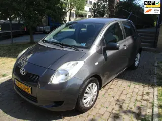Toyota Yaris 1.3 VVTi Sol//AIRCO//
