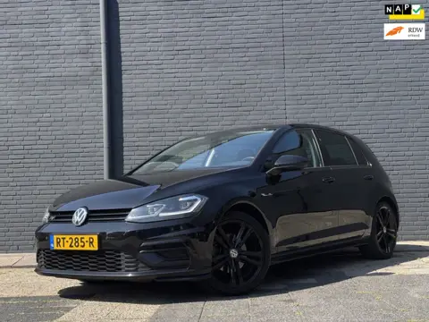 Volkswagen Golf 1.5 TSI Highline Business R-Line | Pano | Virtual | LED | Carplay