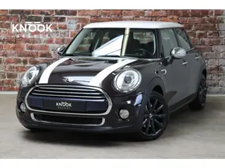 MINI Hatchback Cooper 5 deurs Automaat / Navigatiesysteem Professional / Cruise Control / Chili Pakk