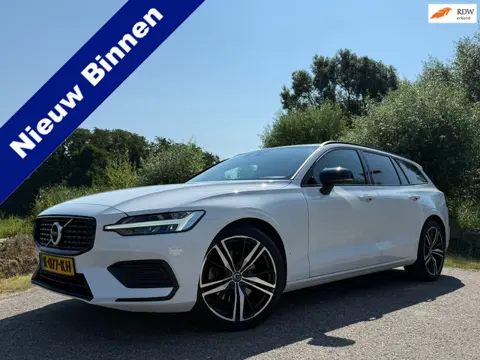 Volvo V60 2.0 B3 R-Design Automaat / Camera / Apple CarPlay-Android Auto / 19" Velgen / Stuur-/Stoel