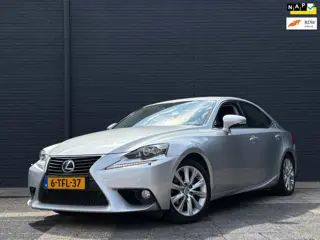 Lexus IS 300h Luxury Line | Stoel & Stuurverwarming | Onderhoudshistorie Aanwezig | NAP