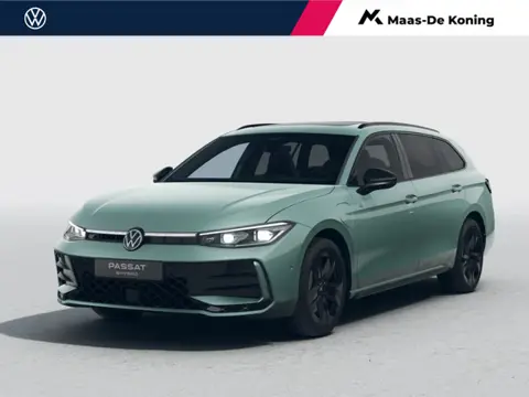 Volkswagen Passat Variant R-Line Edition 1.5 eHybrid 204 PK versn. DSG · Black Style Pakket · Trekha