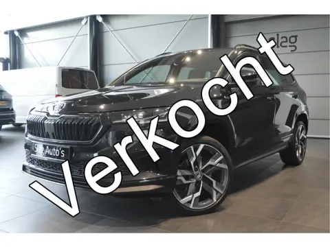 Škoda Karoq 1.5 TSI ACT Sportline Black Style navi camera led 19 inch !!