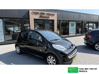 Peugeot 107 1.0-12V Millesim 200 airco (bj 2011)