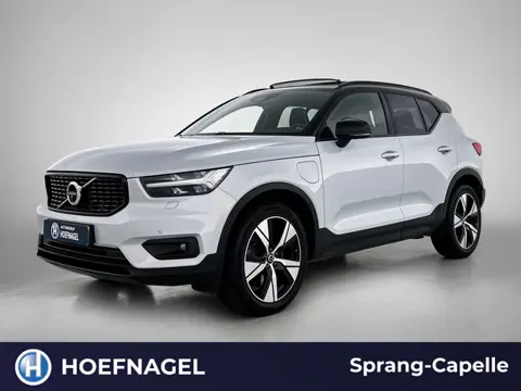 Volvo XC40 1.5 T5 Recharge R-Design | Schuifdak | Camera | Stoel-/Stuurverwarming | Harman/Kardon