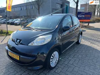 Peugeot 107 1.0-12V XR - AIRCO - 5 DEURS - ZWART - NETJES !