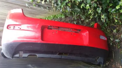 Portieren, achterklep en bumper afkomstig mazda 323 1996