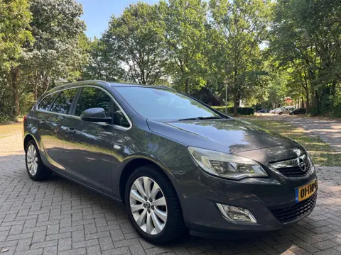 Opel Astra Sports Tourer 1.4 Turbo Cosmo 2012 NIEUWE APK