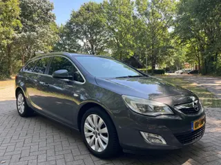 Opel Astra Sports Tourer 1.4 Turbo Cosmo 2012 NIEUWE APK