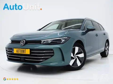 Volkswagen Passat Variant 1.5 eHybrid 204PK | Leder/Alcantara | Trekhaak | Stoelventilatie | Massage