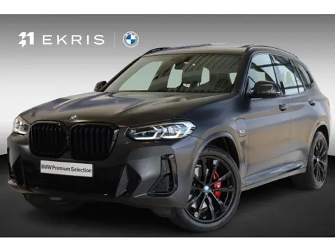 BMW X3 xDrive30e High Executive | M Sportpakket | Driving Assistant | Panoramadak | Head-Up | Elektr