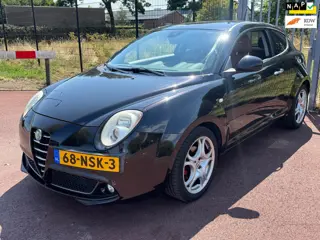 Alfa Romeo MiTo 1.4 T Distinctive Leder 17inch PDC DNA