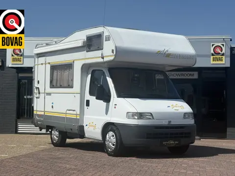 Hymer swing 2.5 in zeer nette staat bovenbed slaapbank luifel fietsendrager cruise ctr dis riem verv