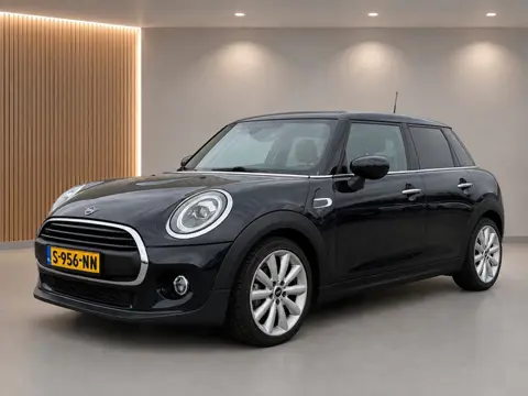 Mini 5-Deurs 1.5 One Chili | Navigatie | Cruise control | Climate Control | Parkeersensoren | Lichtm