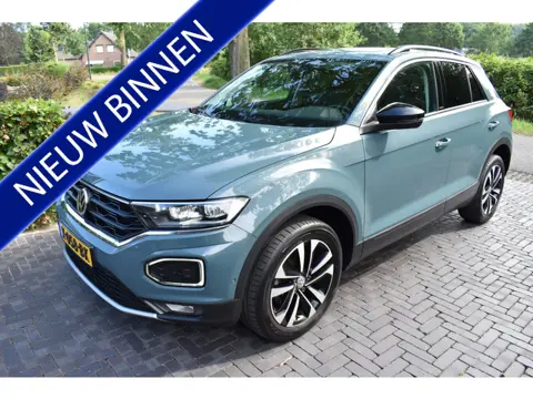 Volkswagen T-Roc 1.5 TSI Sport Business-R PANO, TREKH., NIEUWSTAAT!
