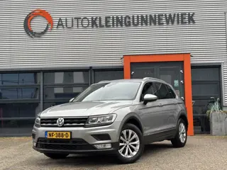 Volkswagen Tiguan 1.4 TSI Connected Series / NL auto / Camera / Navi / Trekhaak / Allseason Banden /