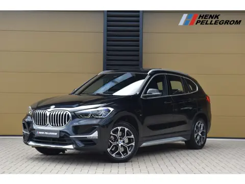 BMW X1 sDrive20i VDL Nedcar Edition * Achteruitrijcamera *  panoramadak * Head-up * Dealeronderhoude