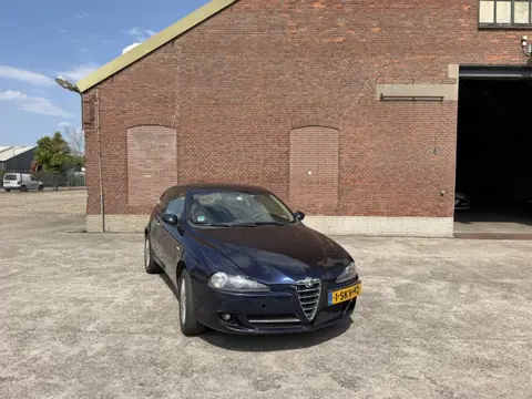 Alfa Romeo 147 APK TOT OKTOBER 1.9 JTD Business (bj 2007)