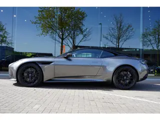 Aston Martin DB12 4.0 V8 GERESERVEERD