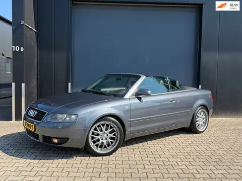 Audi A4 Cabriolet 2.4 V6 handgeschakeld, lage kilometerstand