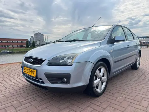 Ford Focus 1.6-16V Futura /Automaat/Airco/Cruise/Nieuwe APK
