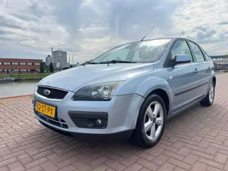 Ford Focus 1.6-16V Futura /Automaat/Airco/Cruise/Nieuwe APK