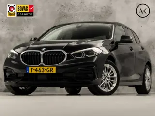 BMW 1 Serie 118i Sport Automaat (APPLE CARPLAY, DEALER ONDERHOUDEN, STOELVERWARMING, CAMERA, SPORTST