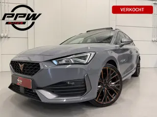 CUPRA Leon Sportstourer 1.4 e-Hybrid VZ Copper Edit. PANO/19"/KUIPSTOELEN/CAMERA/SOH 92%/STUURKNOPPE