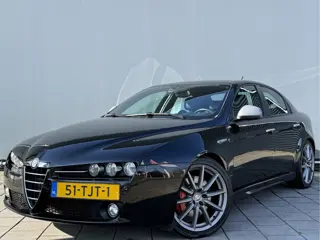 Alfa Romeo 159 BWJ 2012 | 1.7T 200PK TI Distinctive | LEDER/ALCANTARA | TREKHAAK | CLIMA | NAVI | CR