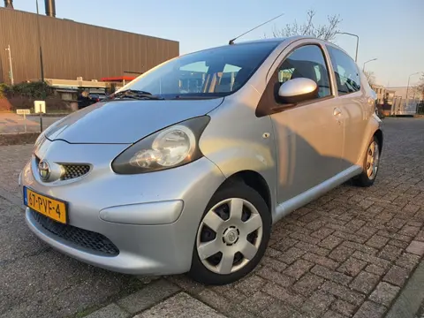 Toyota Aygo 1.0-12V+ 5-DRS|AIRCO|APK|NAP (bj 2006)