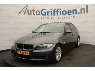 BMW 3 Serie 318i  zeer nette automaat met schuifdak met nieuwe APK bij aflevering