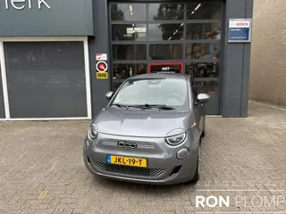 Fiat 500e Urban 42 kWh / Airco clima/ Apple carplay/ Cruise/ LED/ SOH 97,1%