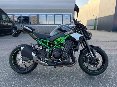 Kawasaki Z900 Naked 2025 1500 km met Fabrieksgarantie