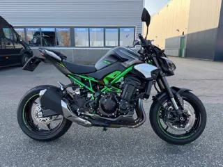 Kawasaki Z900 Naked 2025 1500 km met Fabrieksgarantie