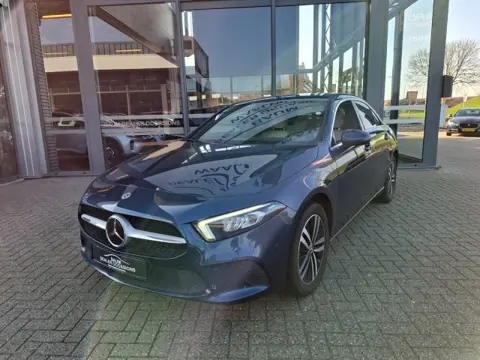 MERCEDES-BENZ A-KLASSE 250e PREMIUM AUTOMAAT PHEV LEDER NAVI LMV PDC-CAMERA