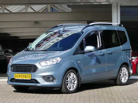 Ford Tourneo Courier 1.0 Titanium | verwarmde voorruit | stoelverwarming | navigatie