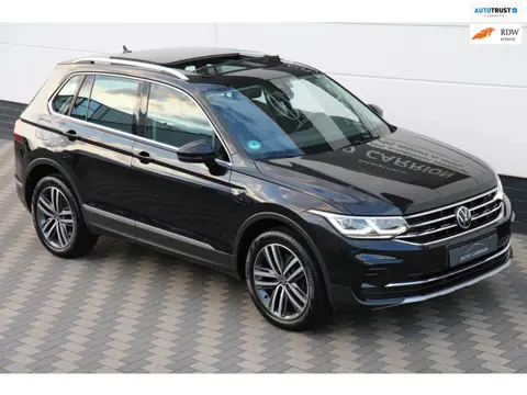 Volkswagen Tiguan 1.4 TSI eHybrid Pano Leder Carplay Trekhaak!!