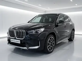 BMW X1 xDrive25e xLine | Panorama | Trekhaak | 19" | Stuurwielrand verwarmd