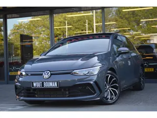 Volkswagen Golf 1.5 eTSI R-Line DSG Led Panorama Acc Sfeer CarPlay Trekhaak Pdc