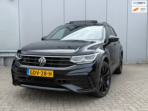 Volkswagen TIGUAN 1.4 TSI eHybrid R-Line Business+ | Panoramadak | 3x R-Line | Camera | Trekhaak | B