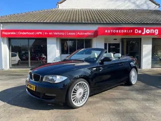 BMW 1-SERIE CABRIO 120D / LEDER / CRUISE CTR. / AIRCO-ECC / 19'' LM-VELGEN / ELEK. DAK / PDC
