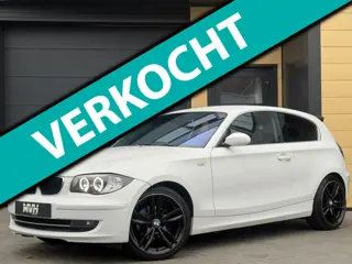 BMW 1-serie 118i Business Line - Automaat - Leder - Carplay - Trekhaak - OrigNL - NAP