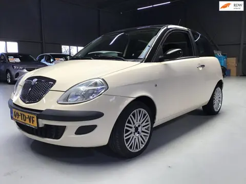 Lancia Ypsilon 1.2 Argento I Airco I Elec Ramen I Centr. deurvergr I 16 inch LMV I Apk 08-2026 I Boe